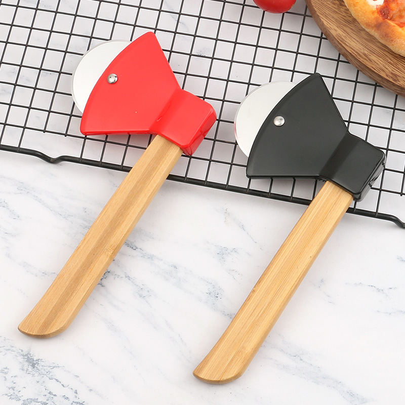 Tagliapizza a Forma di Ascia c - Kitchen Roller Baking recensione e prezzo
